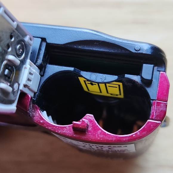 Nikon NON-FUNCTIONAL Red COOLPIX L28 20.1 MP Digital Camera 5x Zoom Lens - Picture 6 of 11